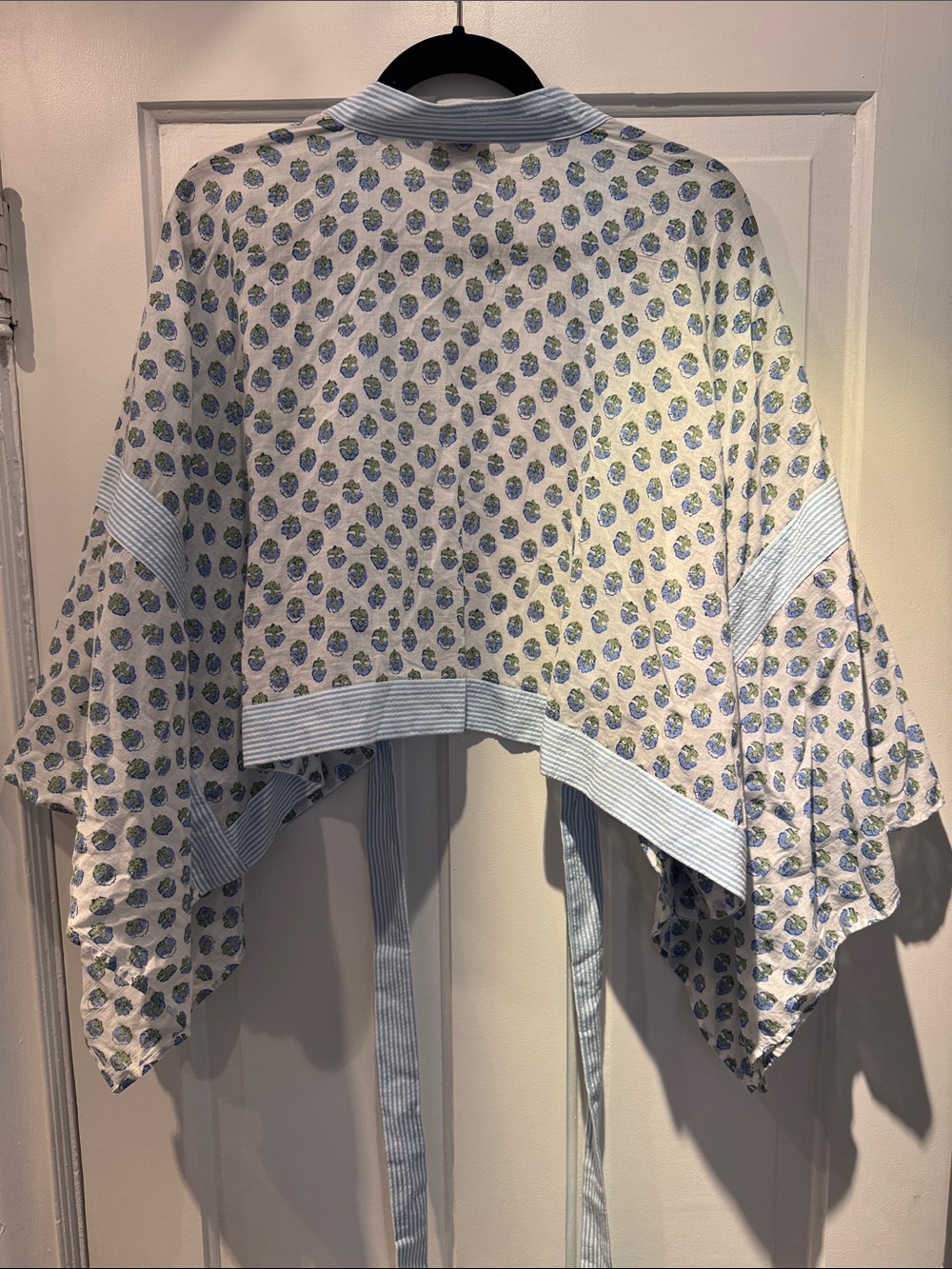 Lightweight Printed Kimono Cardigan in Blue and White - Picture 4 of 4